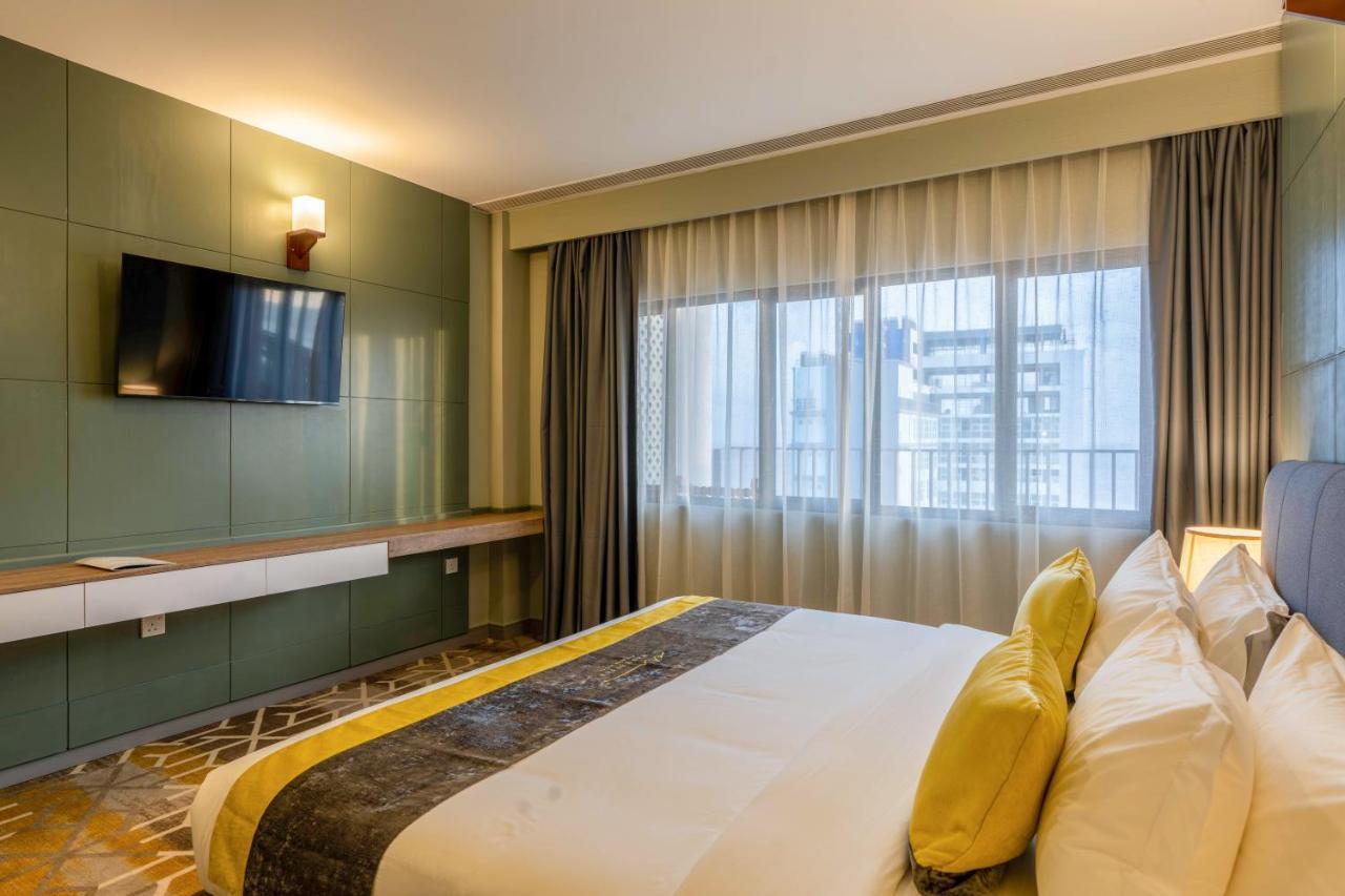 Manhattan Business Hotel, Мале Екстер'єр фото