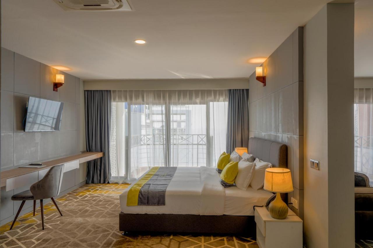 Manhattan Business Hotel, Мале Екстер'єр фото