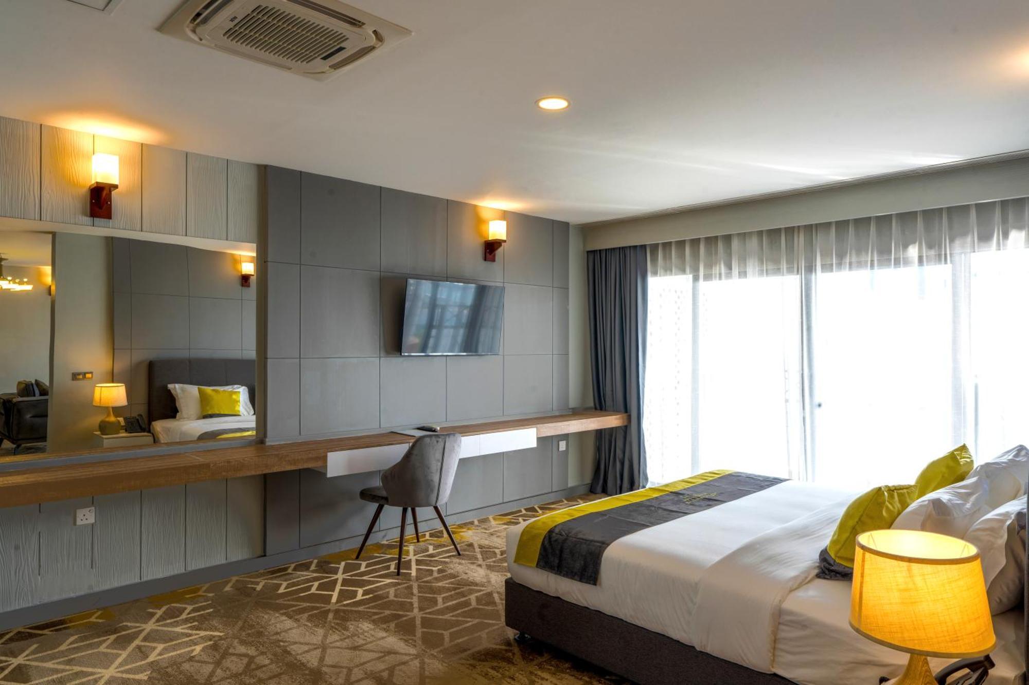 Manhattan Business Hotel, Мале Екстер'єр фото
