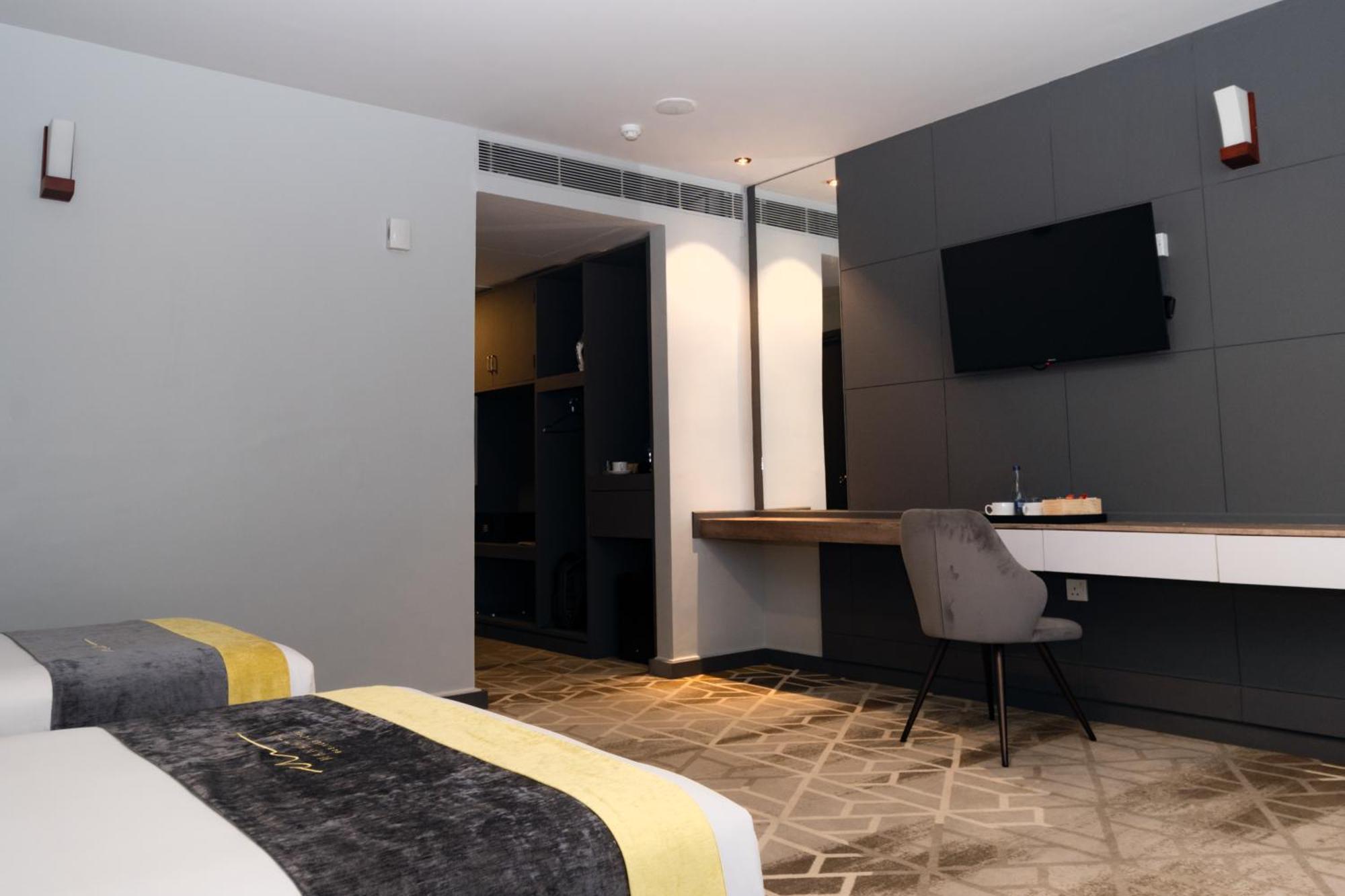 Manhattan Business Hotel, Мале Екстер'єр фото